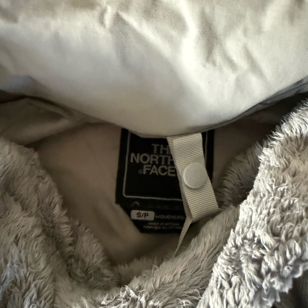 The North Face Women's HyVent Bright Orange Ski Jacket - Picture 3 of 4